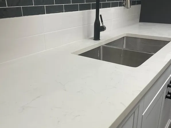 3319 Pleasant Ave #205, Minneapolis, MN 55408