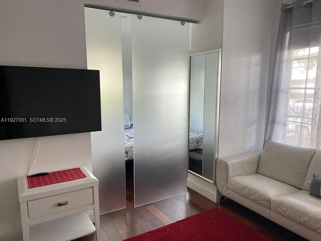 Selma Condo — Photo 2