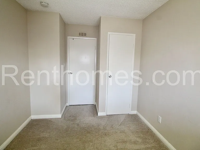2029 Goshawk St — Photo 12