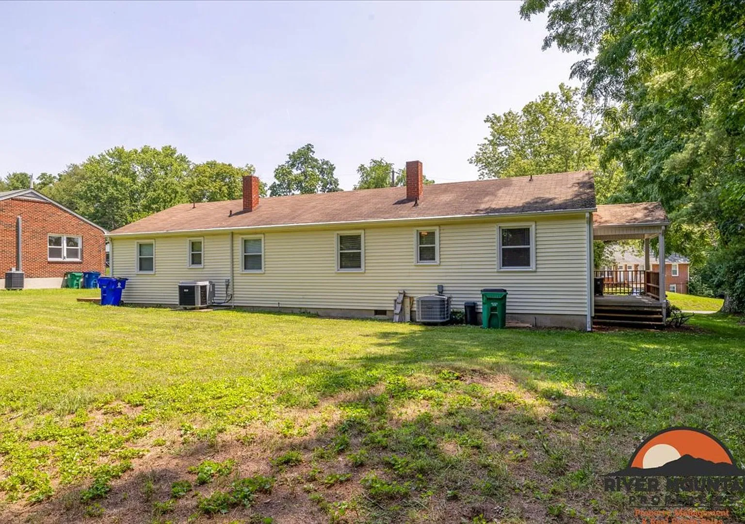 Charming Duplex Near Downtown Blacksburg — Photo 2