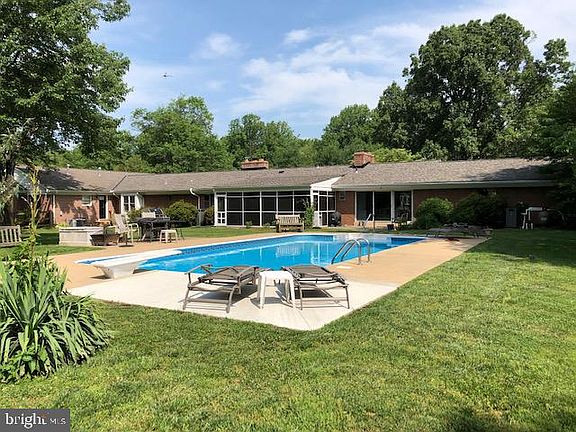 5th image of 11431 Fairfax Dr