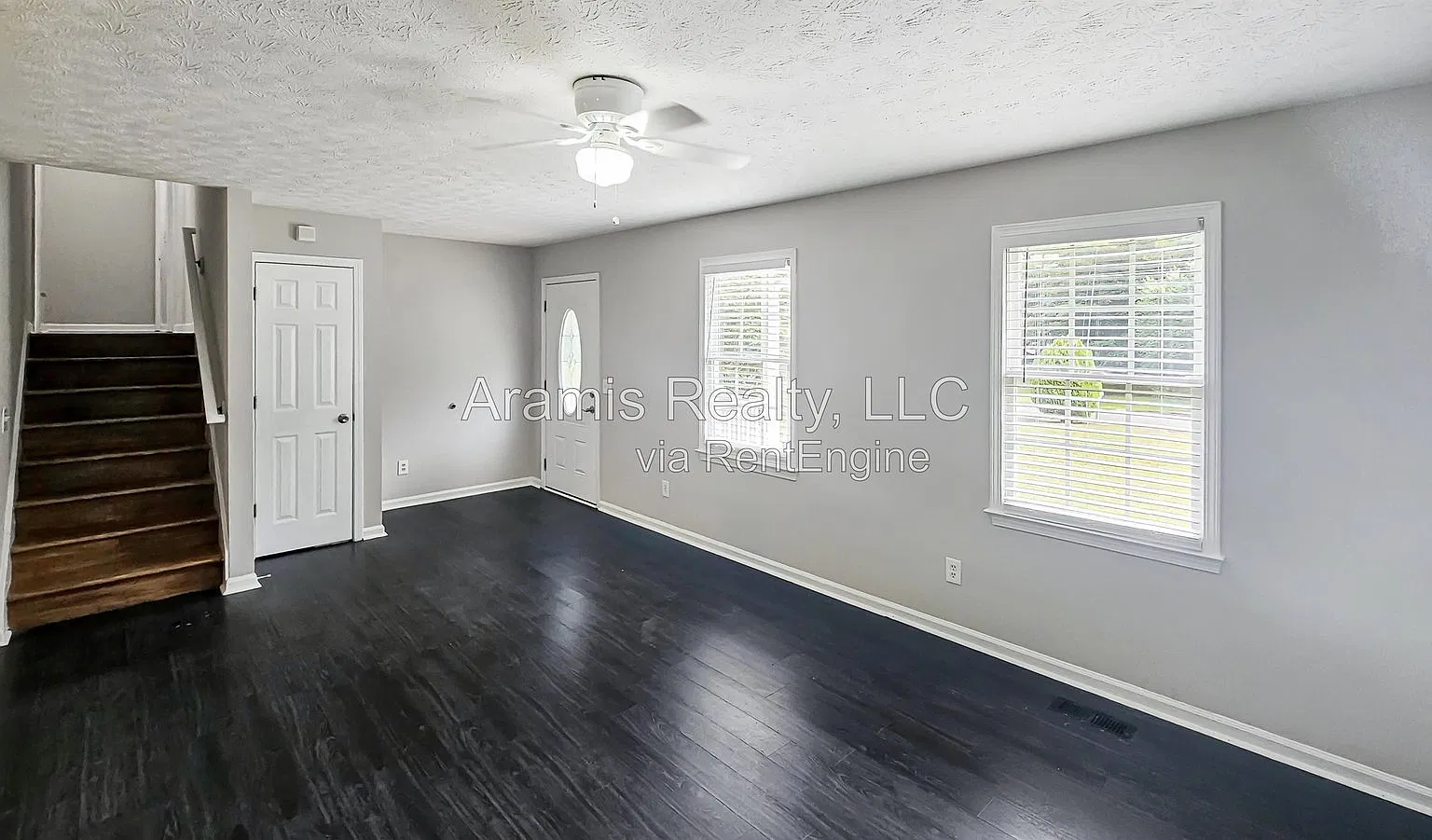 3 bed, 2.0 bath, 1200 sqft, $1,695 — Photo 2
