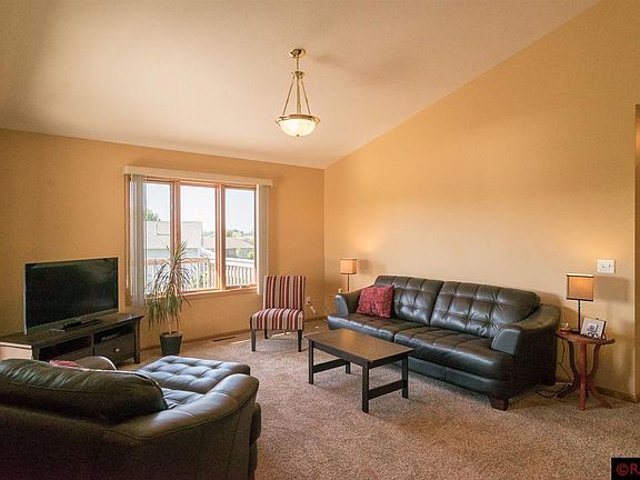 5th image of 252 Creekside Dr