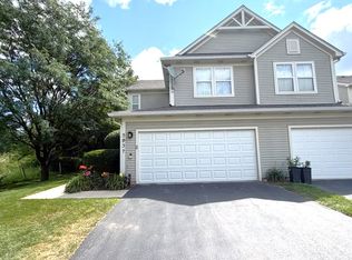 2932 Falling Waters Ln, Lindenhurst, IL 60046