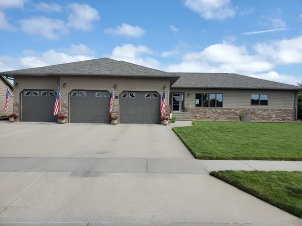 800 W 16th Ave, Mitchell, SD 57301