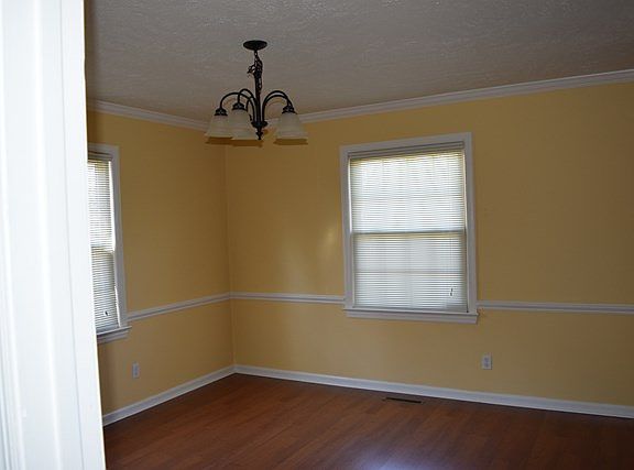 2nd image of 206 Woodbine St
