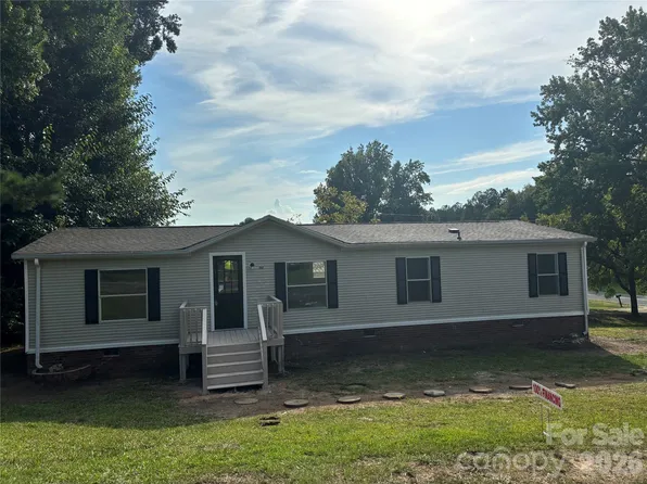 141 Patricia St, Lancaster, SC 29720