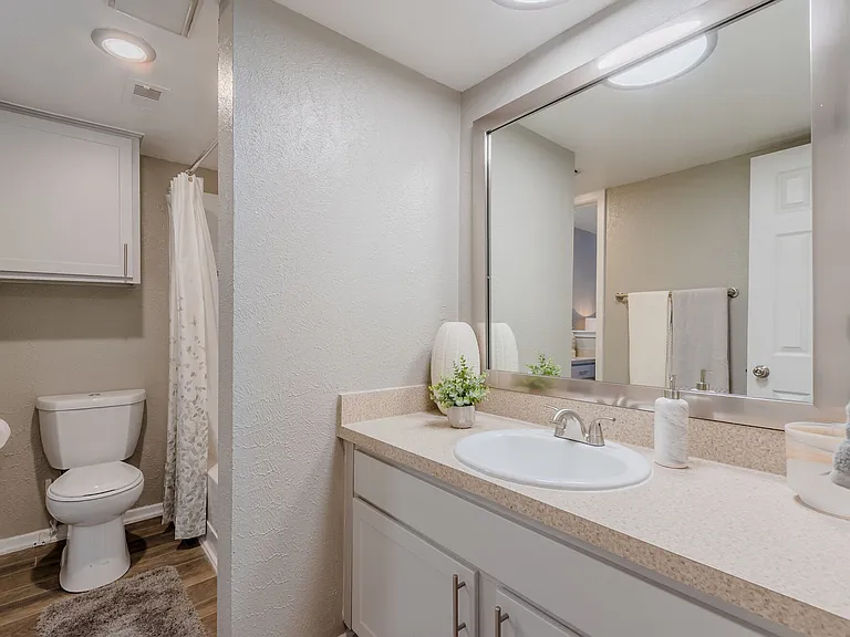 Pinehurst Place Apartments — Photo 20