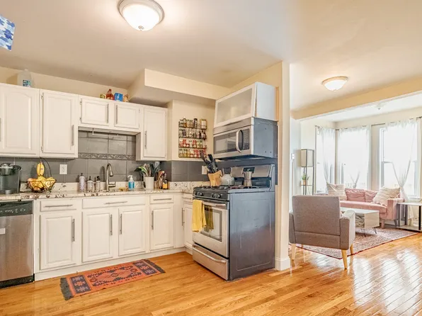 238 Everett St #1L, Boston, MA 02128