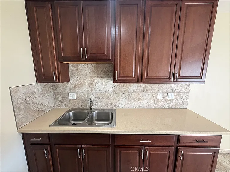 2227 E Westport Dr #2 — Photo 8