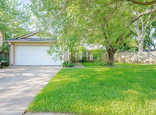903 Western Hills Dr, Katy, TX 77450