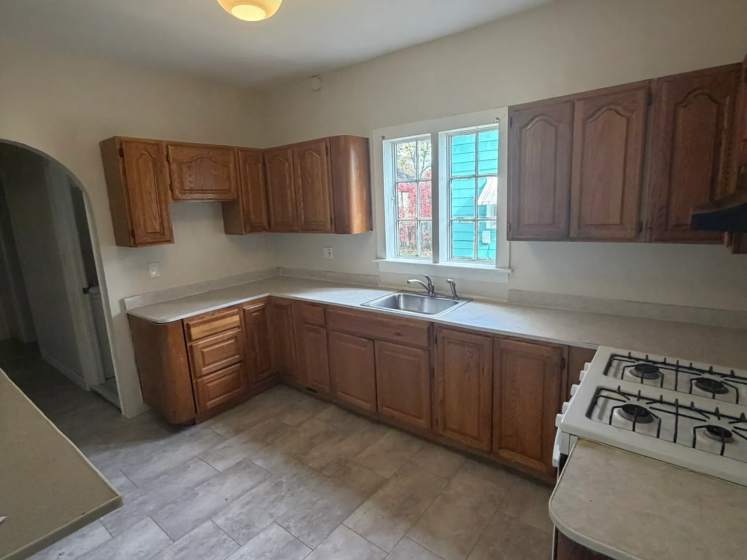3 bed, 1100 sqft, $1,425 — Photo 2