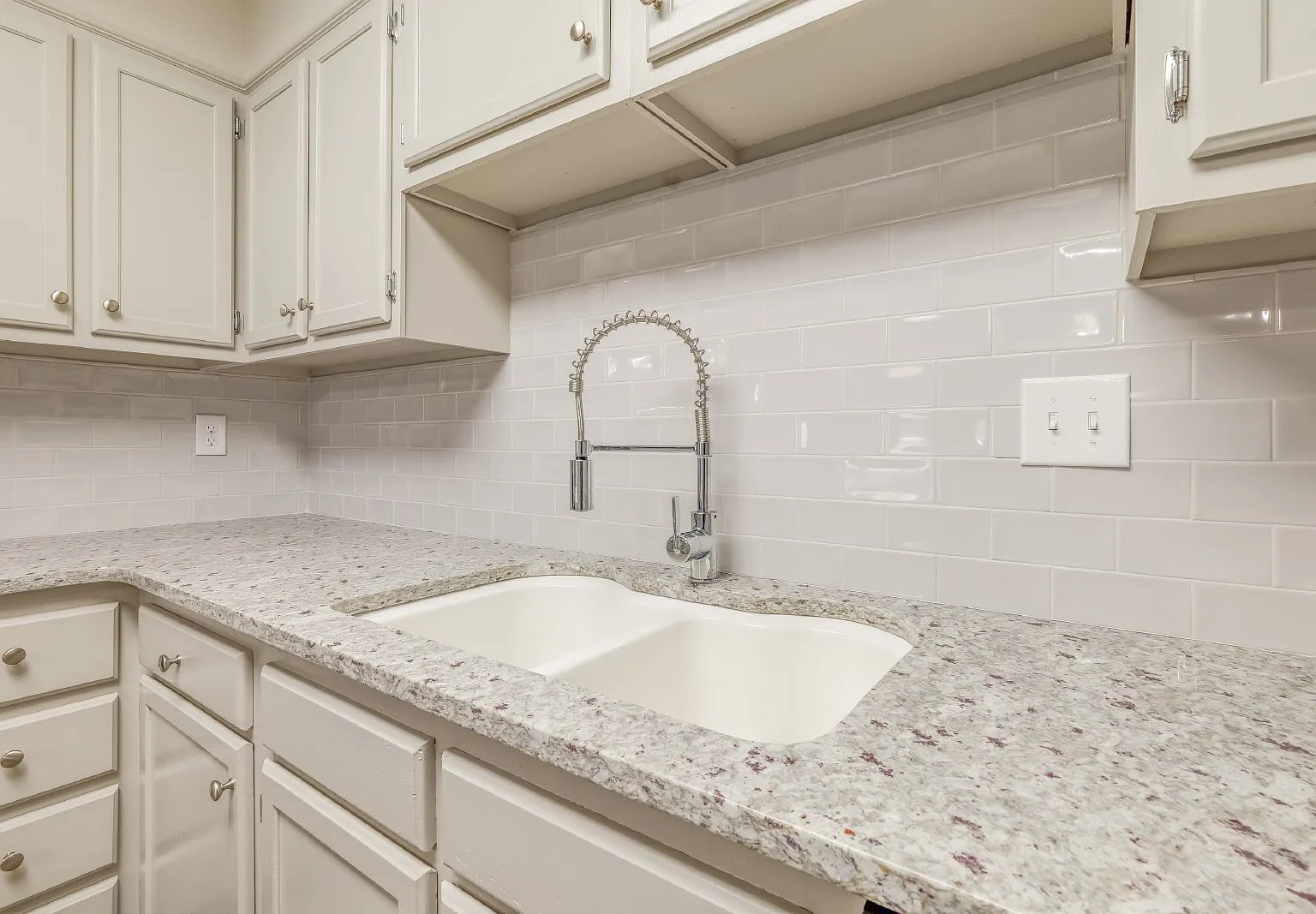 2 bed, 2.0 bath, 1010 sqft, $1,695 — Photo 3
