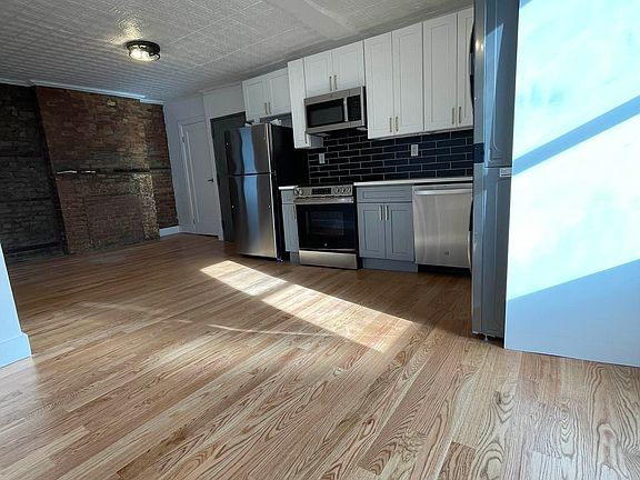 4th image of 179 Graham Ave APT 4R