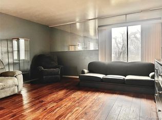 22116 Dante St APT 218, Oak Park, MI 48237