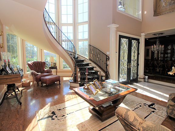 3rd image of 5 Kingsmill Ln
