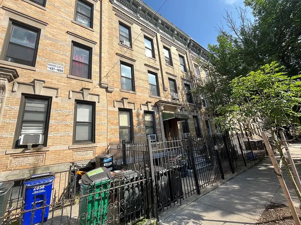 2056 Gates Ave #6, Ridgewood, NY 11385