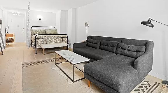 2nd image of 10 W 15th St APT 527