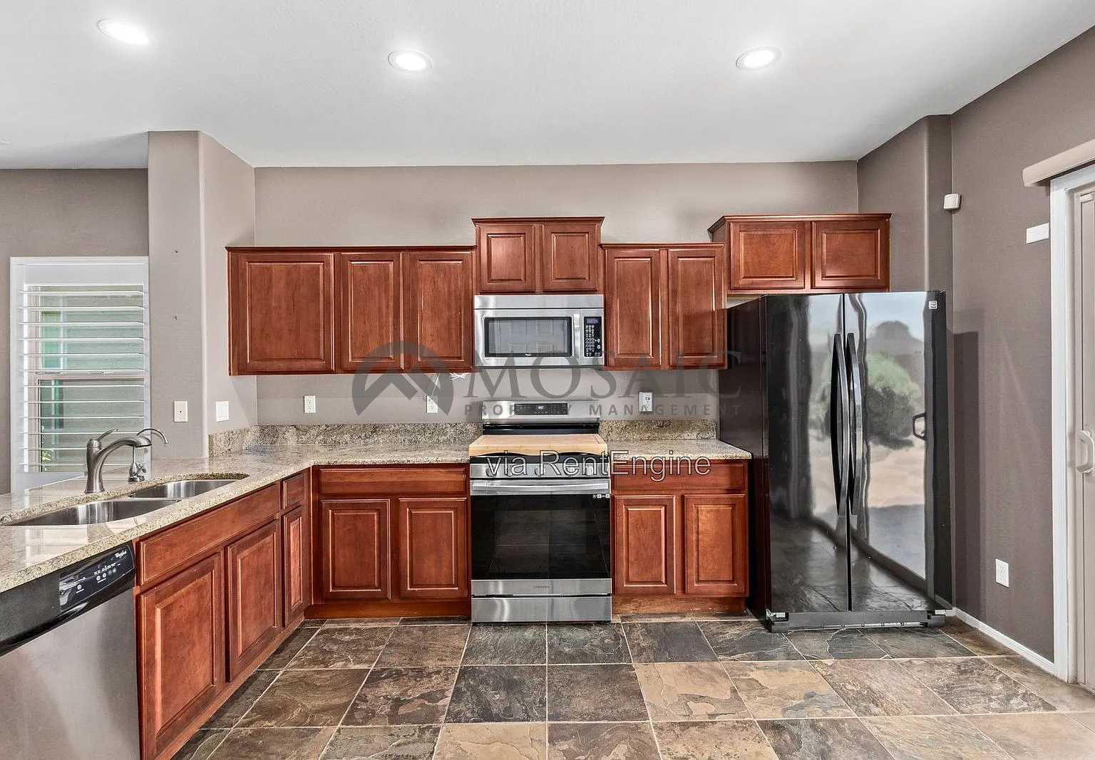 2 bed, 2.0 bath, 1251 sqft, $1,740 — Photo 3
