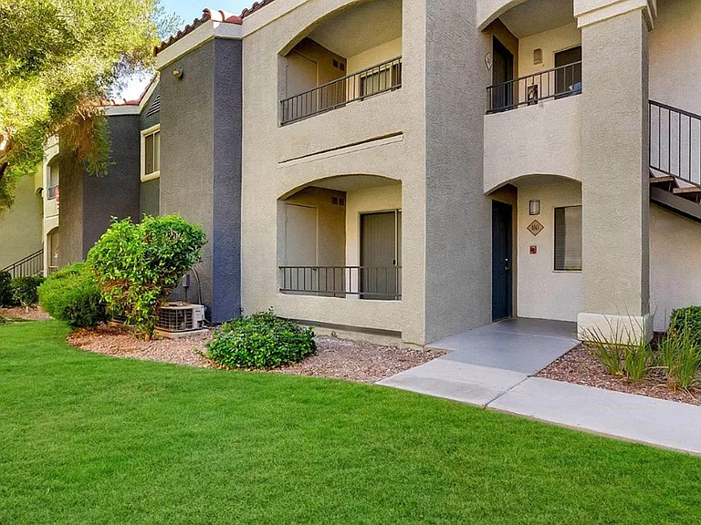 Rancho Serene — Photo 19