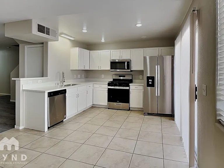 3379 Dragon Fly St — Photo 5