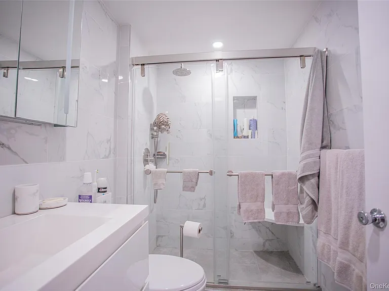 230 W Broadway #610 — Photo 23