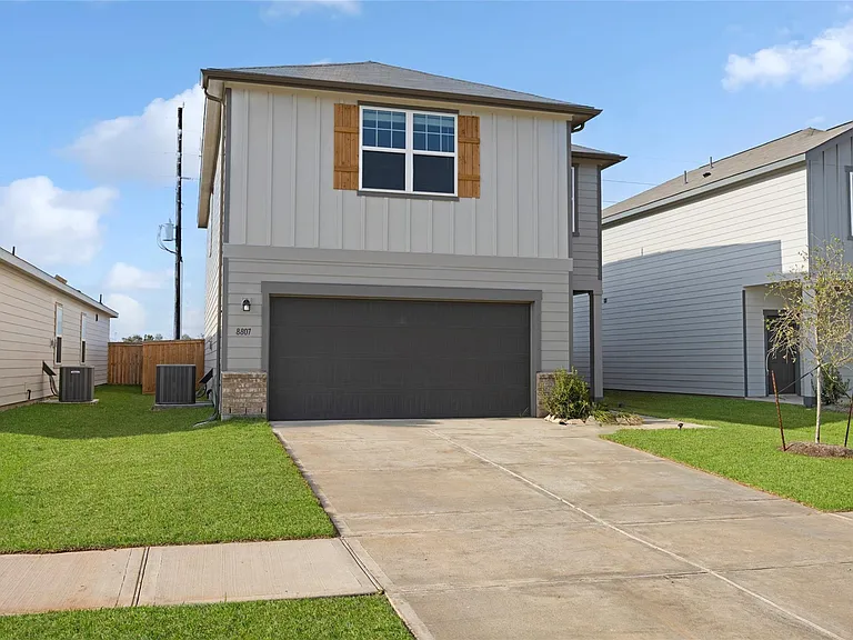 8807 Vacek Crossing Way — Photo 3
