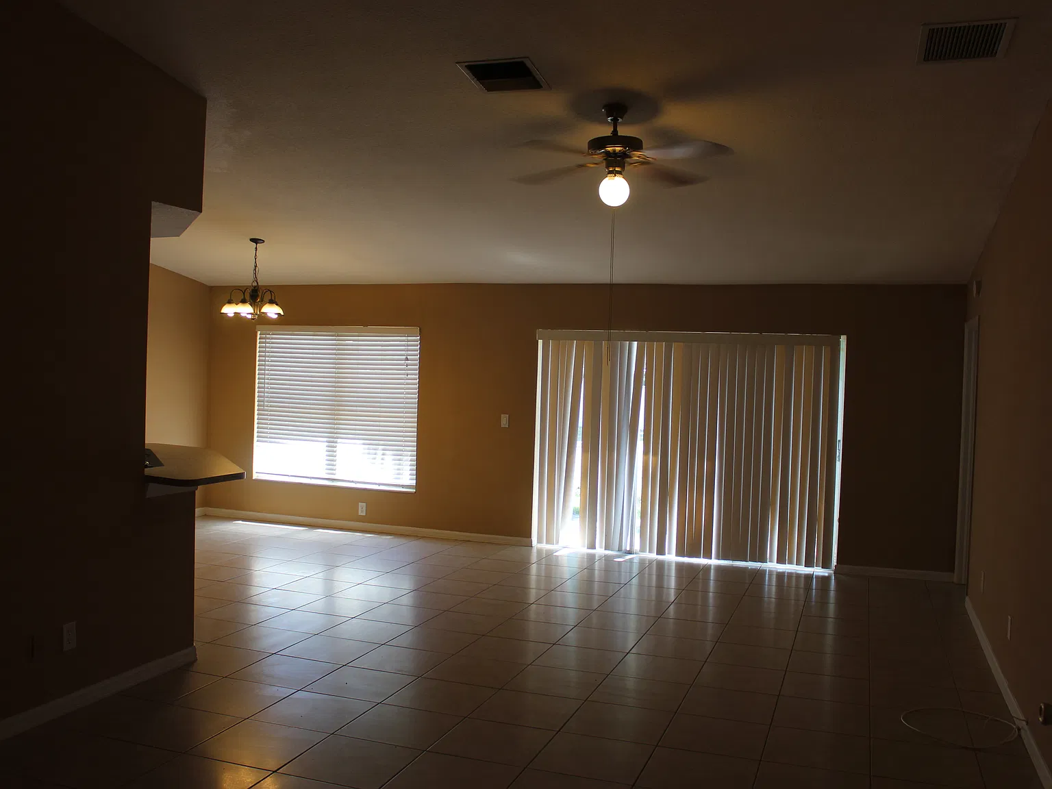 3 bed, 1425 sqft, $2,395 — Photo 4