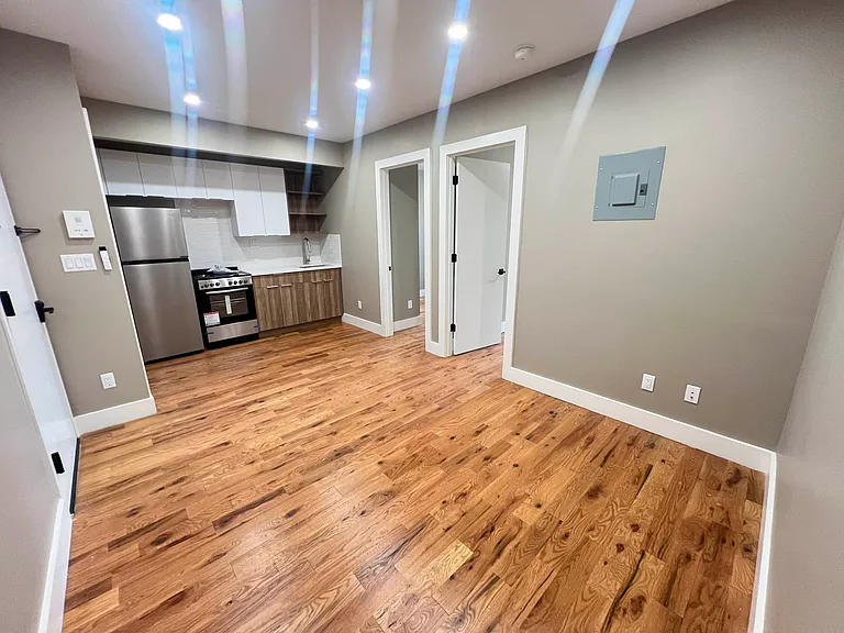 2909 Avenue D #3C — Photo 1