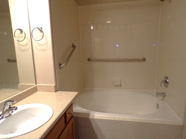3815 Riviera Grv #101 — Photo 18