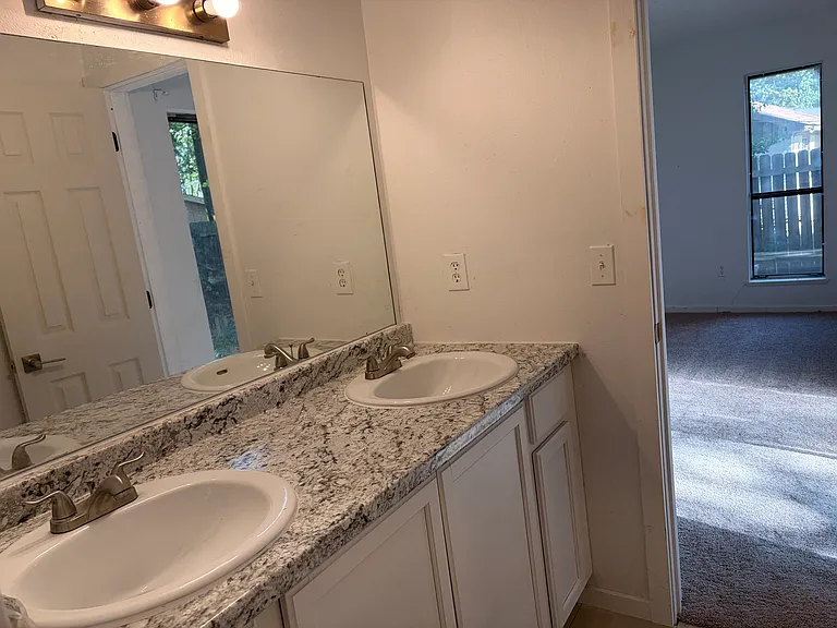 405 Birdsong Ln — Photo 8