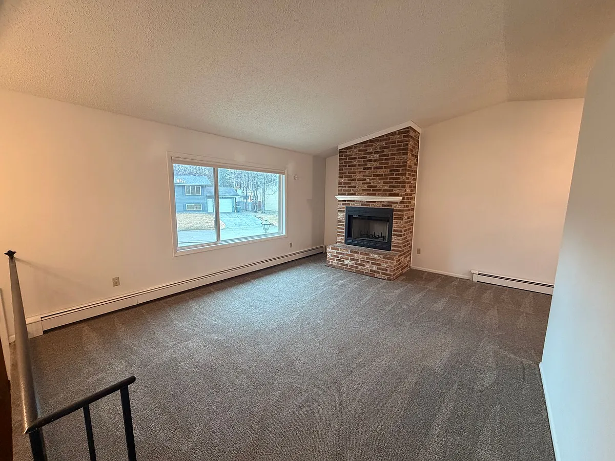 Building Photo - 6721 Foothill Dr