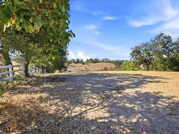 1 Ohlson Ln, Danville, CA 94526