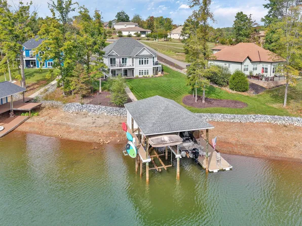 324 Blue Heron Rd, Wirtz, VA 24184