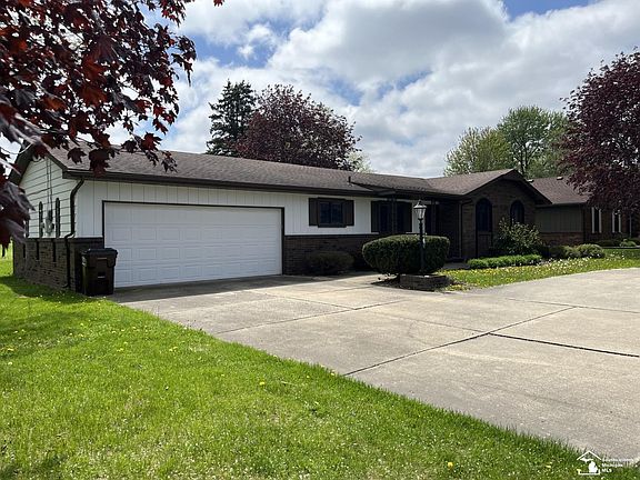 2nd image of 1303 W Erie Rd