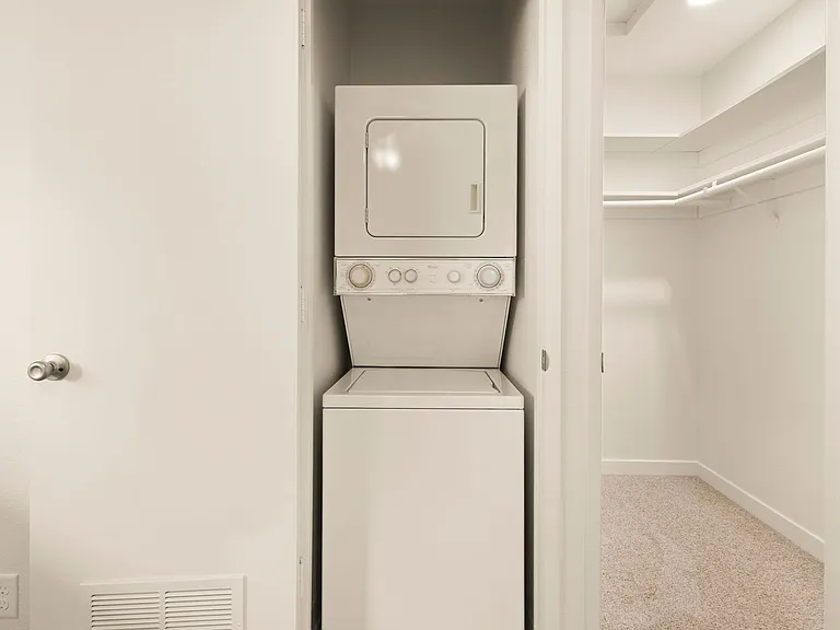 Sheridan Square Apartments — Photo 93