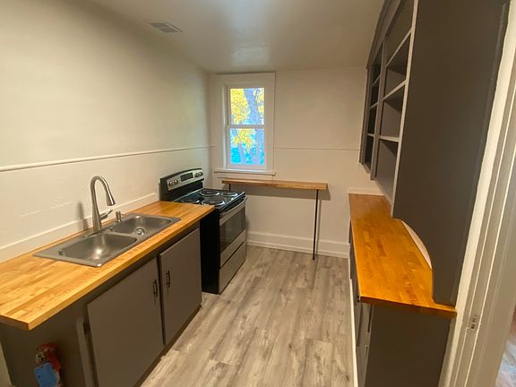 3rd image of 422 N Yellowstone St #9