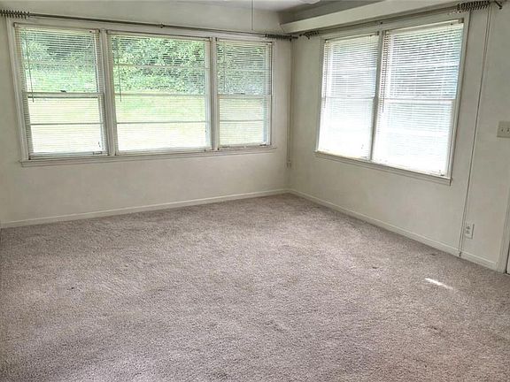 3rd image of 547 Rebecca St