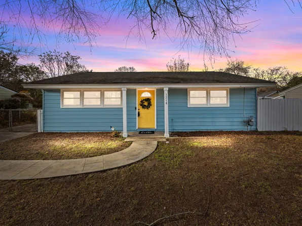 1214 Hawthorne Cir, Hanahan, SC 29410