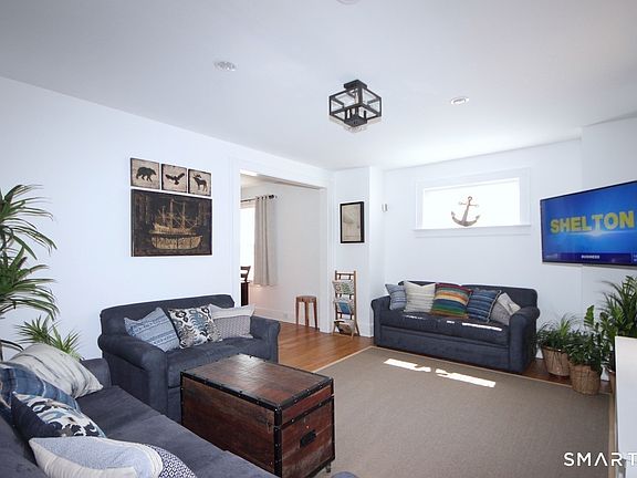 2nd image of 1093 Shippan Ave