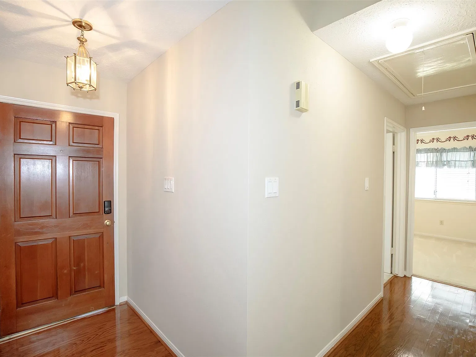 3 bed, 2.0 bath, 1512 sqft, $2,350 — Photo 4