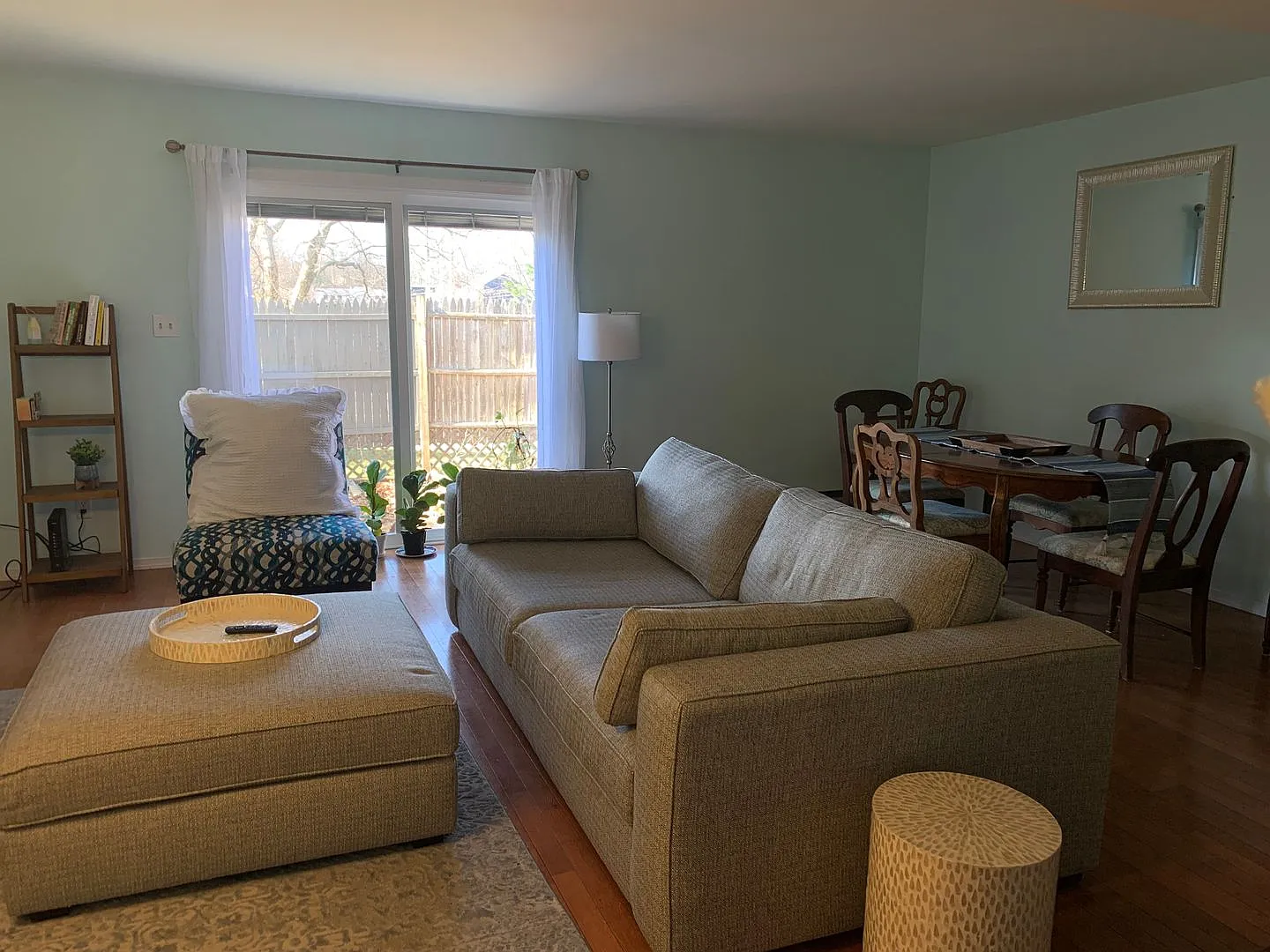 Haverford Circle renovated 3 Bedroom Townhome — Photo 2