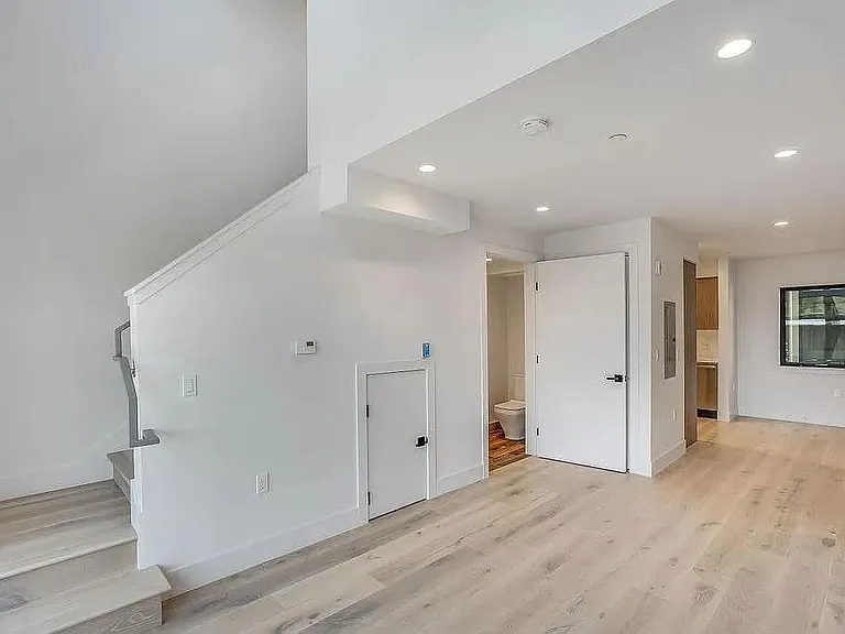 2747 San Pablo Ave #209 — Photo 1