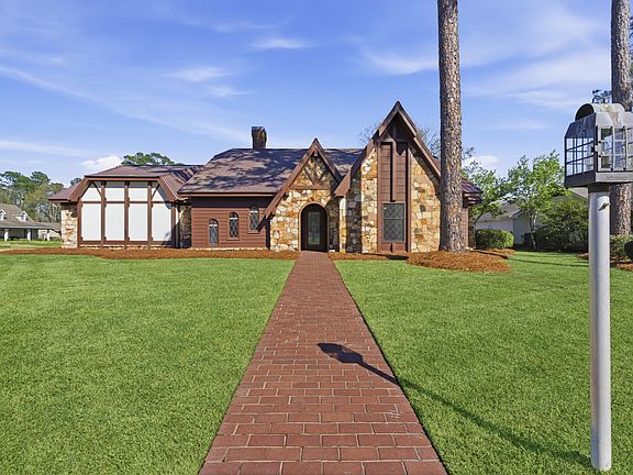 4th image of 200 Greenwood Pl