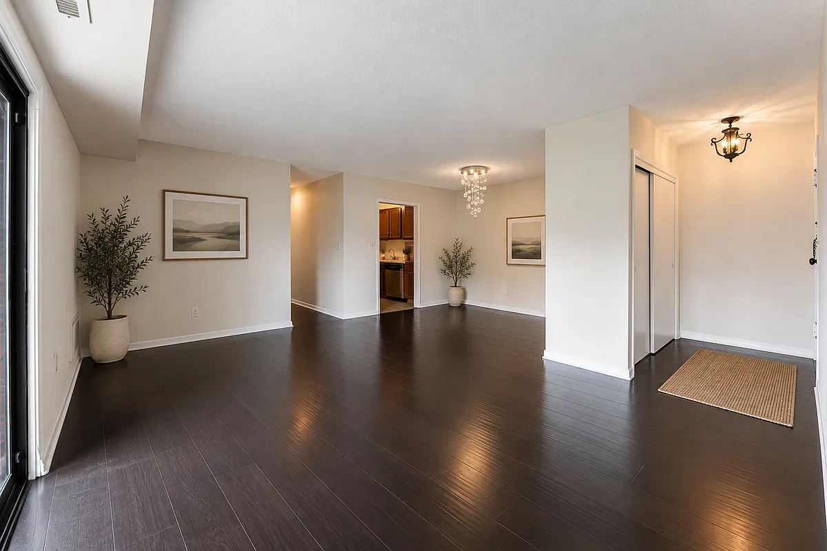 2 bed, 1.0 bath, 1056 sqft, $2,300 — Photo 2