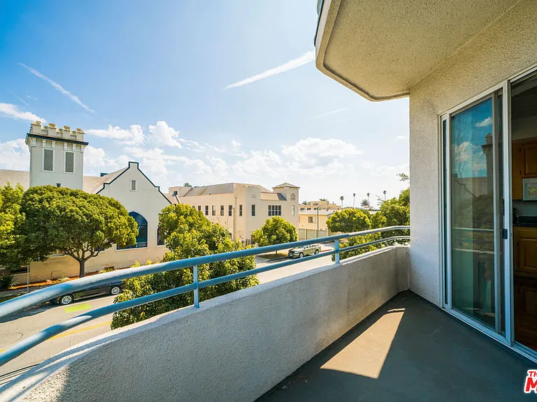 1325 Arizona Ave #201 — Photo 11