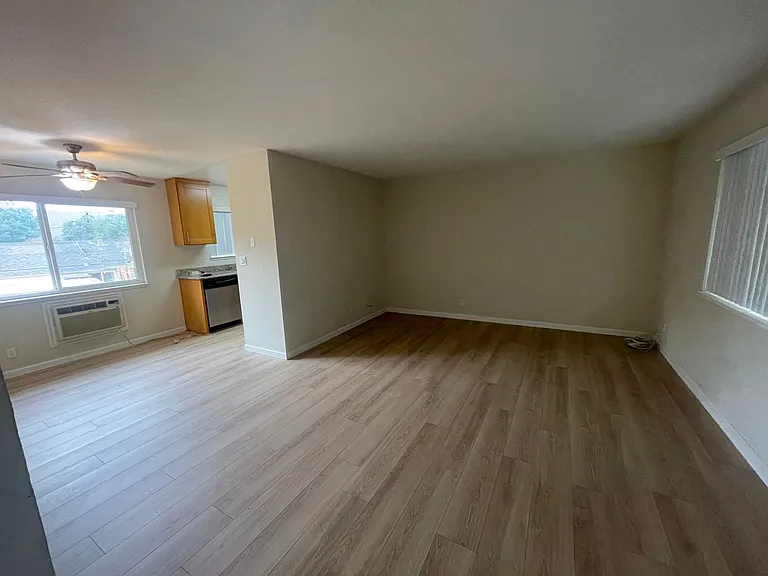 4860 Northlawn Dr — Photo 5