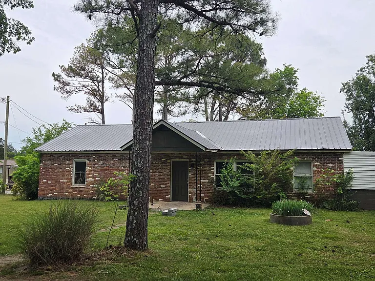 935 Cranor Rd — Photo 1