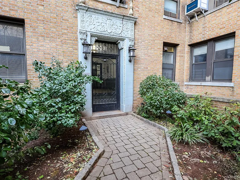 148-09 Northern Blvd #5J — Photo 2