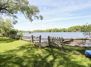 88 Mamanasco Rd, Ridgefield, CT 06877